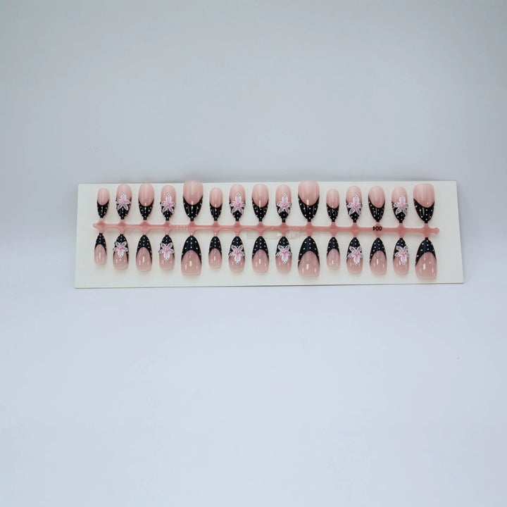 Artistic Press-On Nail Set with Floral Design Stornfield