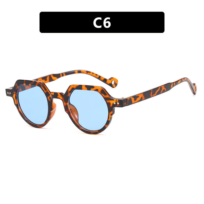 Women's geometric sunglasses with protective UV filter and sturdy frame Stornfield