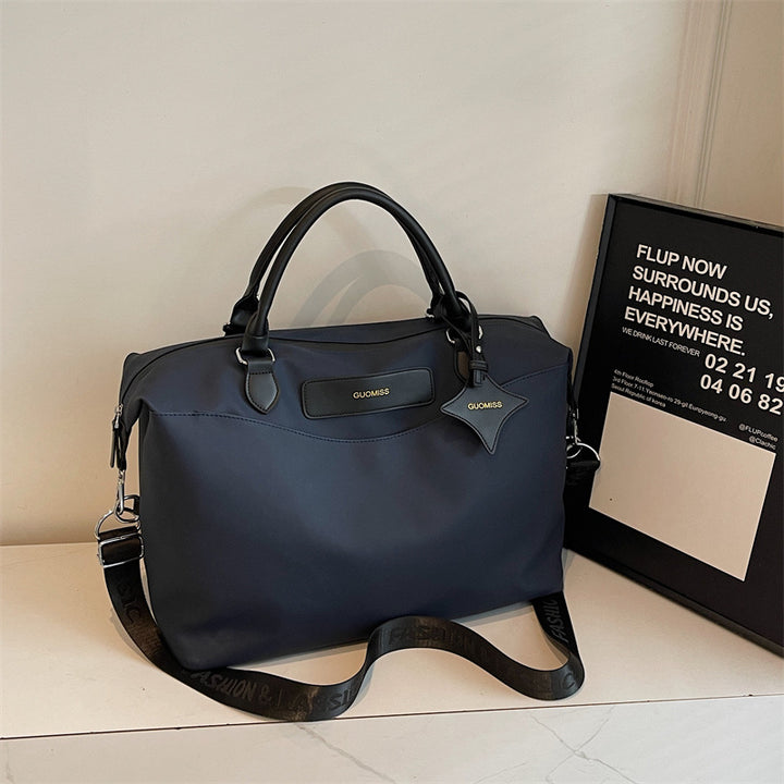 Elegant Travel Bag With Practical Compartments Stornfield