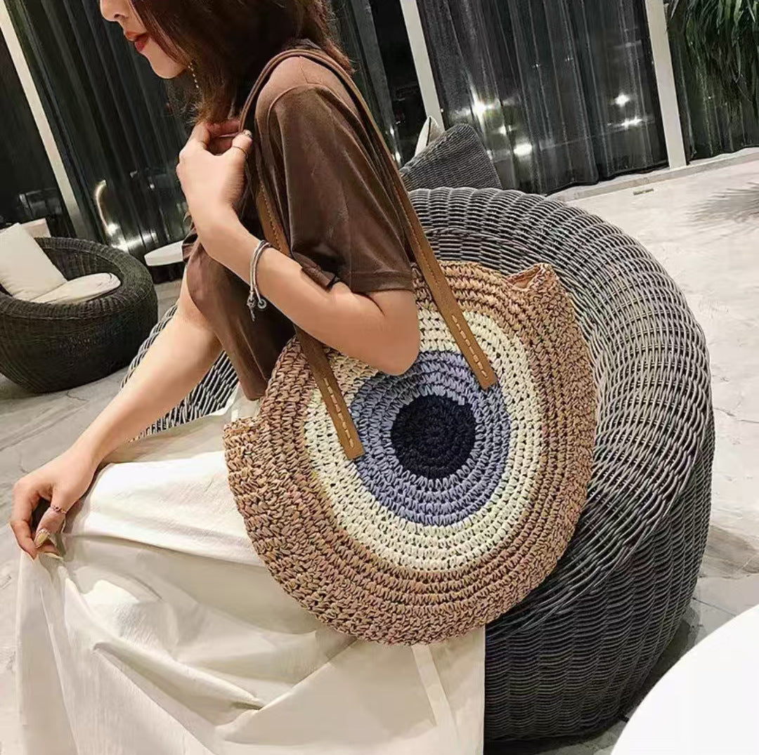 Handcrafted straw bag with eye-catching gradient Stornfield