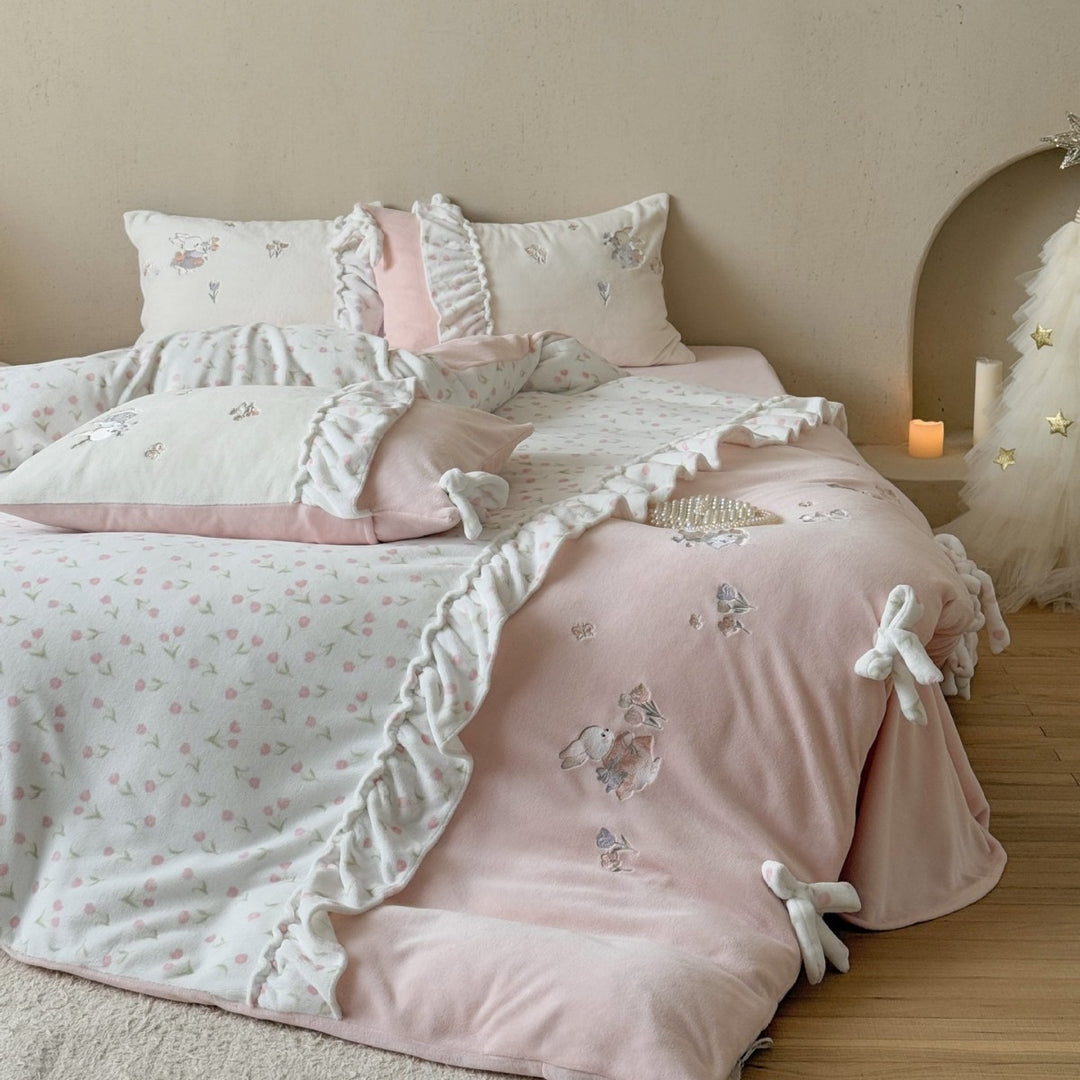 Children's bedding set with ruffles, bows and embroidered rabbit appliqués Stornfield