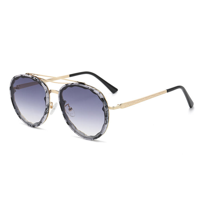 Women's modern styled sunglasses in elegant oversize style Stornfield