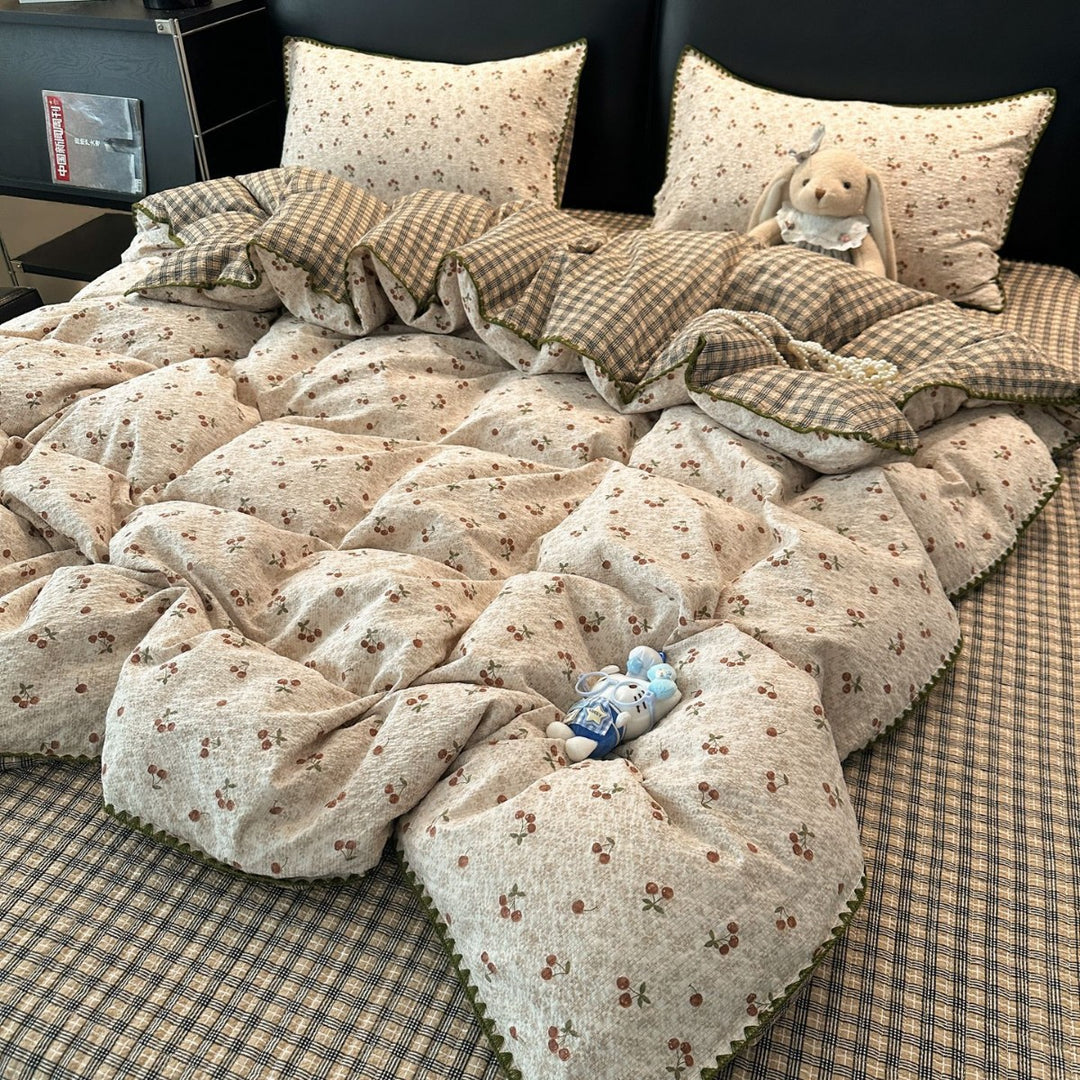 Quilted Floral Pattern Comforter Set