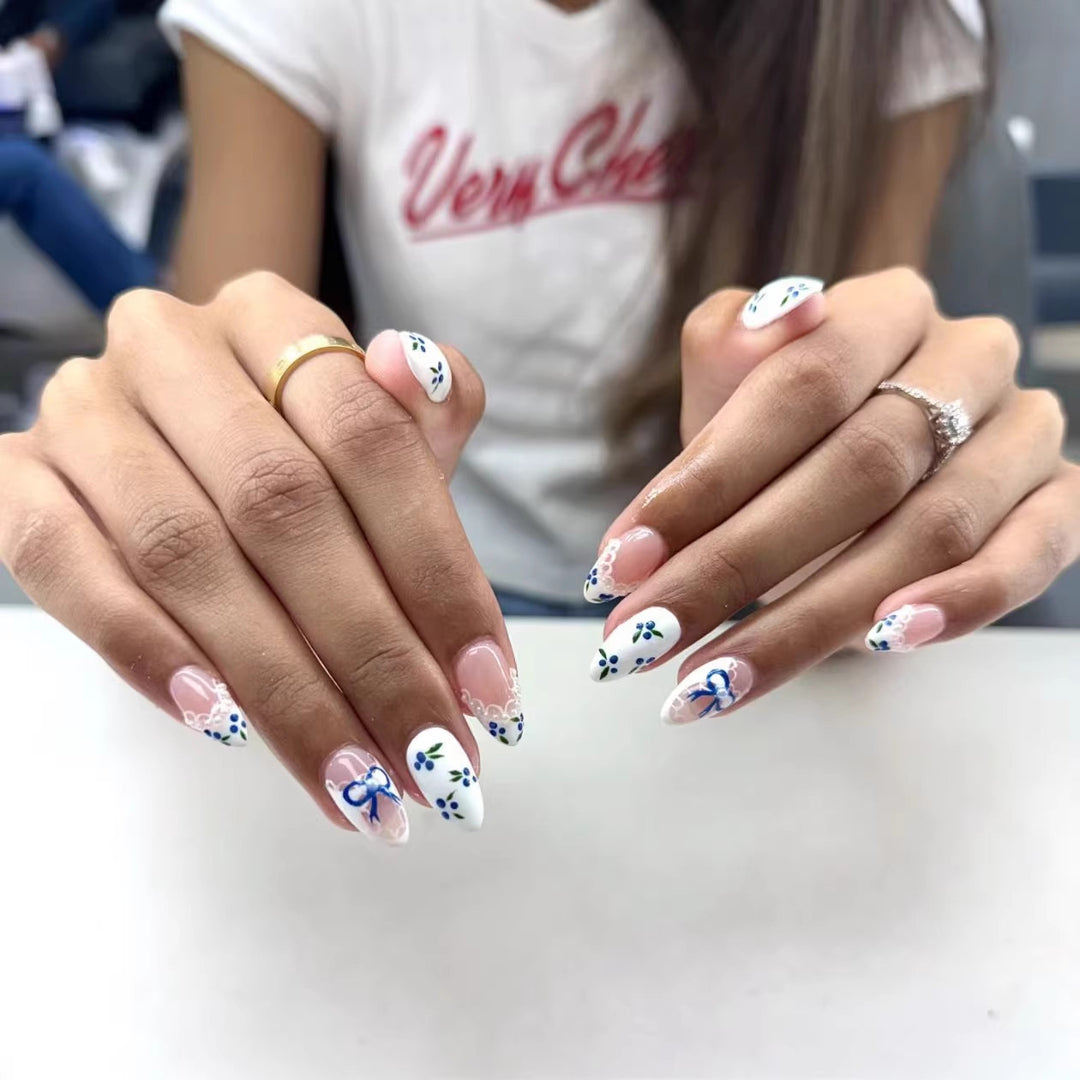 Artistic Floral-Themed Press-On Nails Stornfield