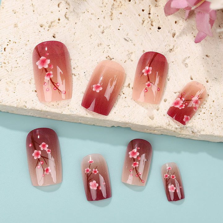 Artificial nails set with floral accents Stornfield