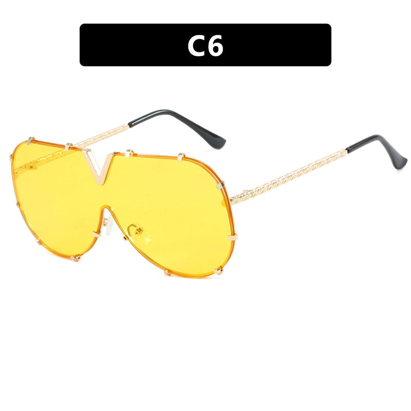 Women oversized goggles in futuristic design Stornfield