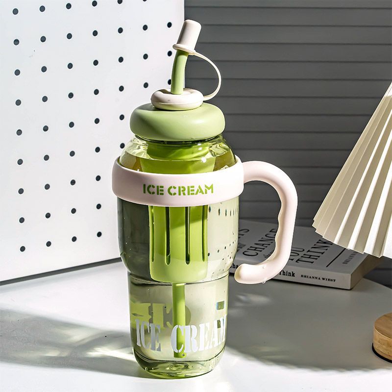 Ladies drinking container with practical straw Stornfield