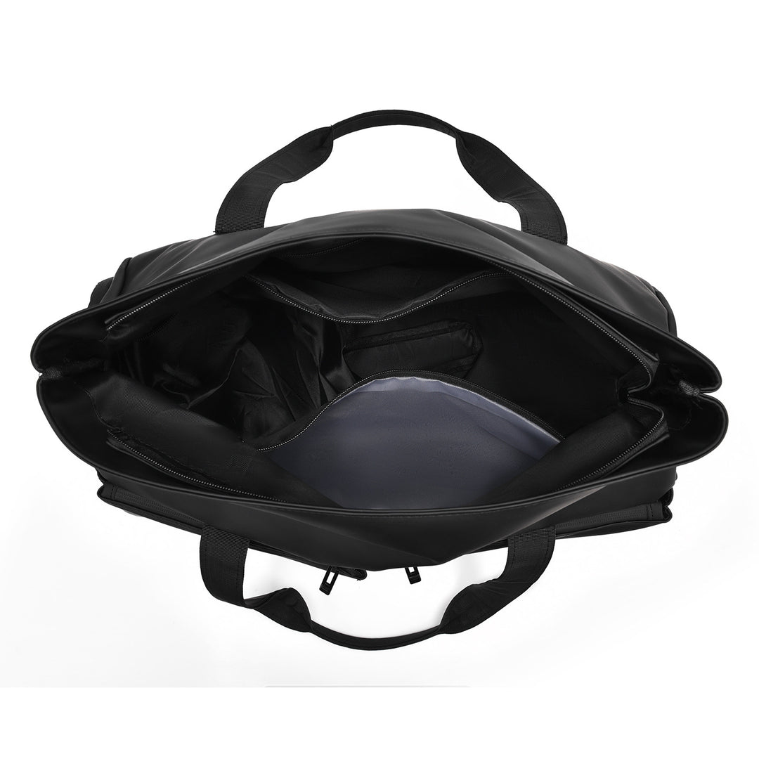 Versatile High-Performance Travel Duffle Stornfield