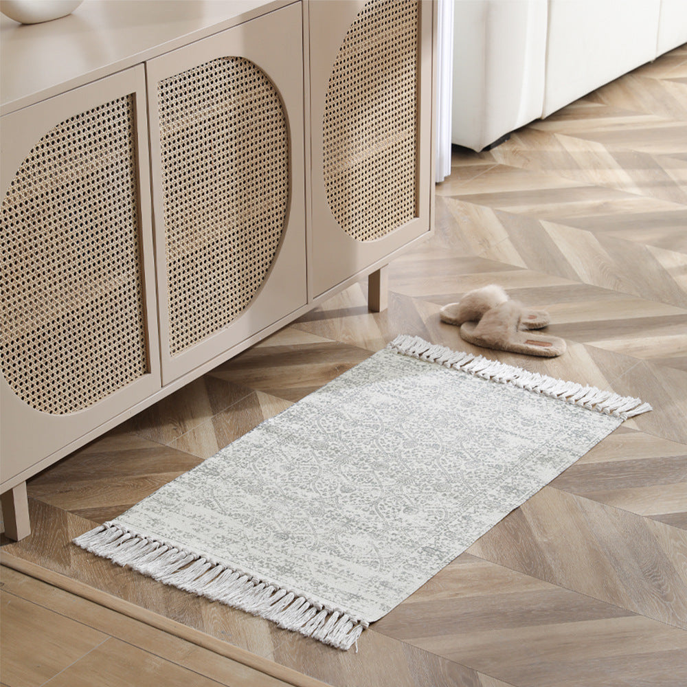 Flat-woven runner with vintage medallion ornamentation and cotton fringes
