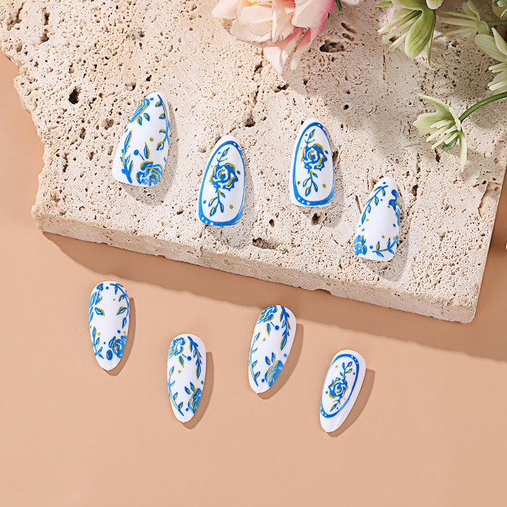 Decorative nails with floral design Stornfield