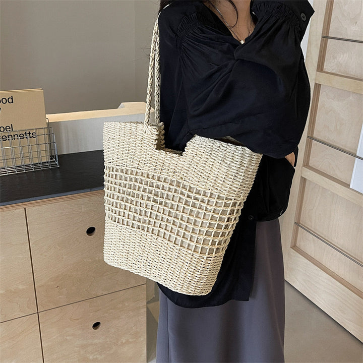 Macramé Tote Bag with Open Structure Stornfield