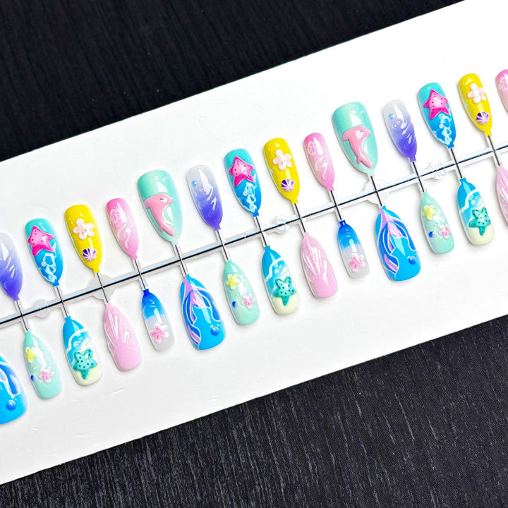 Vibrant Ocean-Inspired Press-On Nail Art Set