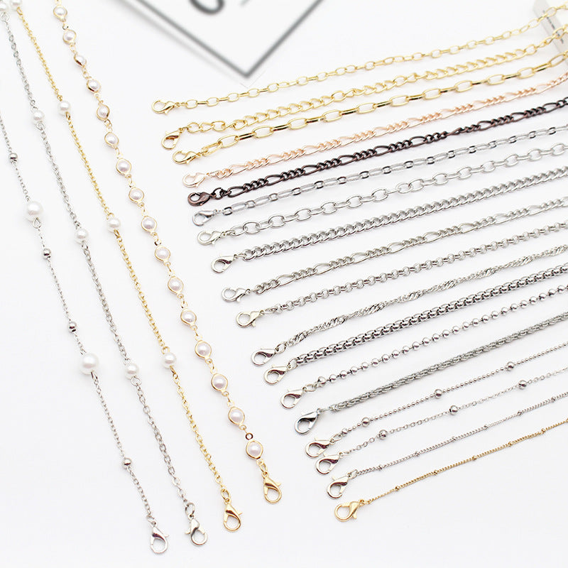 Elegant Pearl-Linked Eyewear Chain Stornfield
