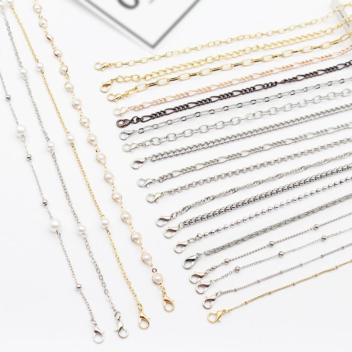 Elegant Pearl-Linked Eyewear Chain Stornfield
