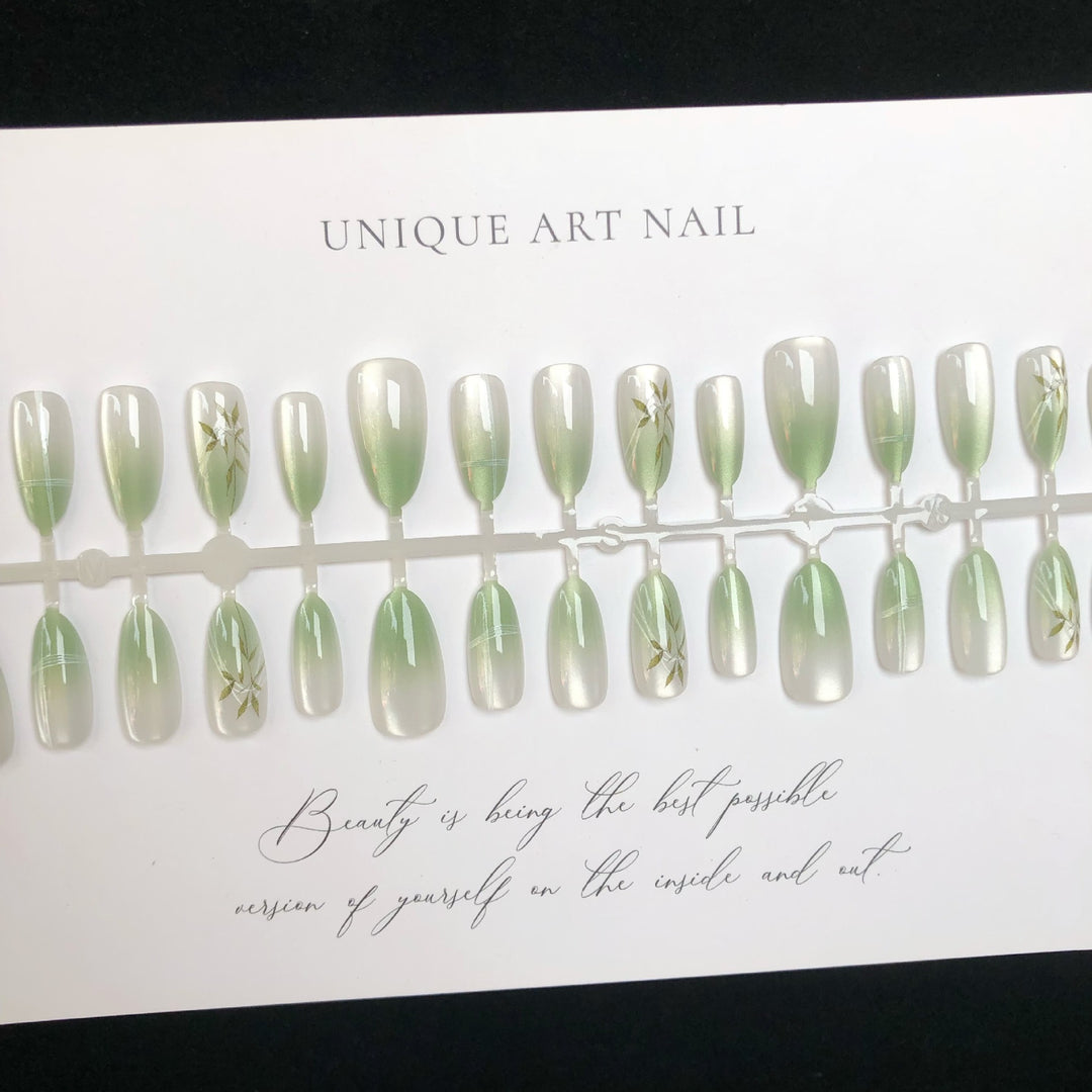 Elegant Butterfly-Designed Press-On Nail Set