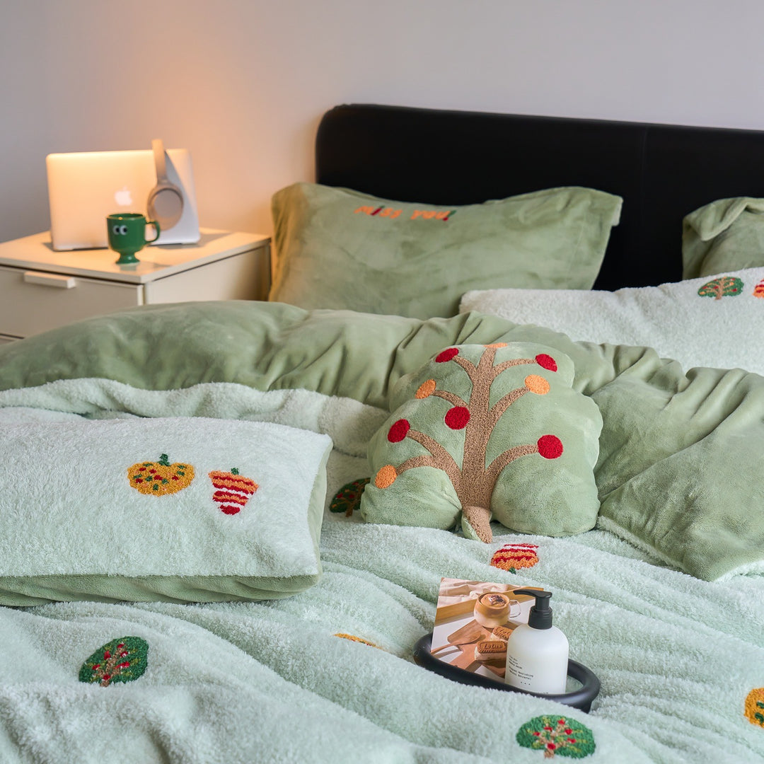 Plush Sherpa Embroidered Cartoon Dog Duvet Cover Set