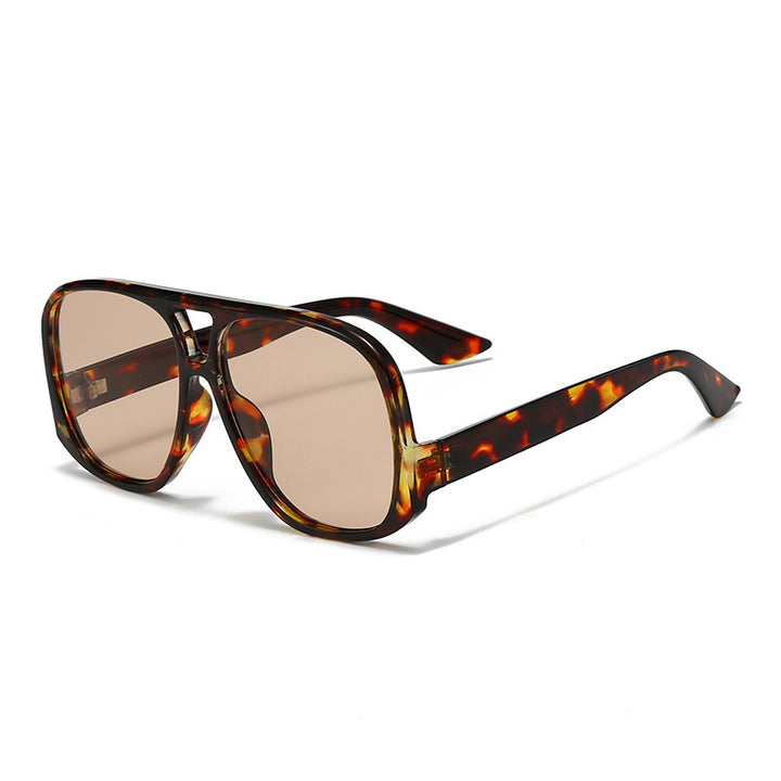 Women trendy oversized sunglasses in modern tortoiseshell pattern Stornfield
