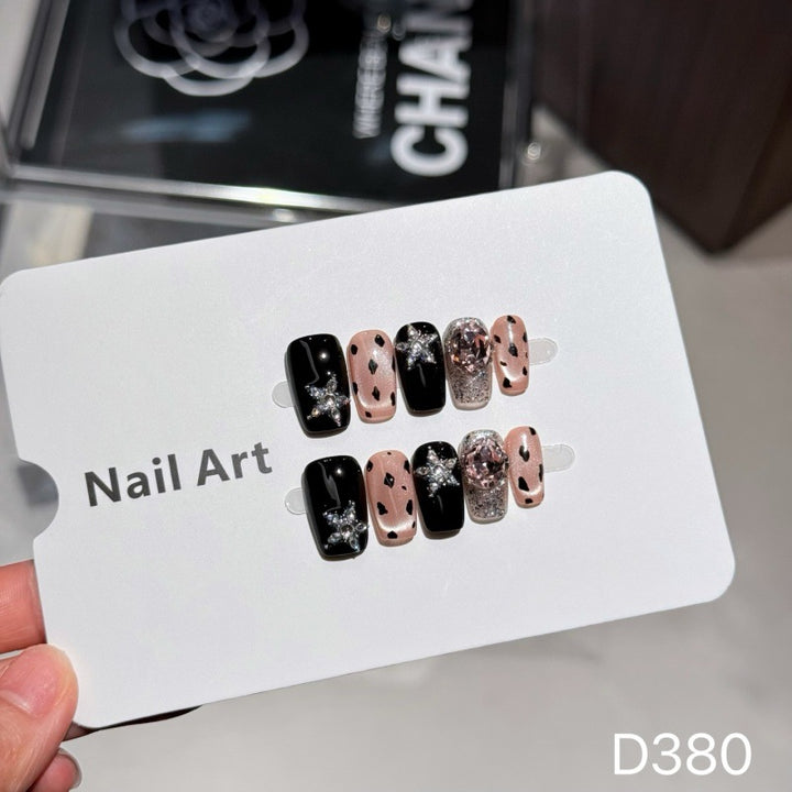 Handmade Decorative Press-On Nail Set