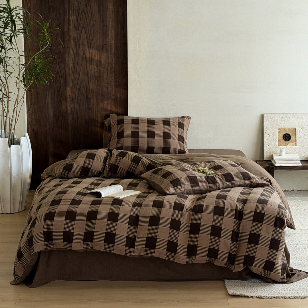 Checked cotton satin bedding set with textured check pattern and quilted bedspread