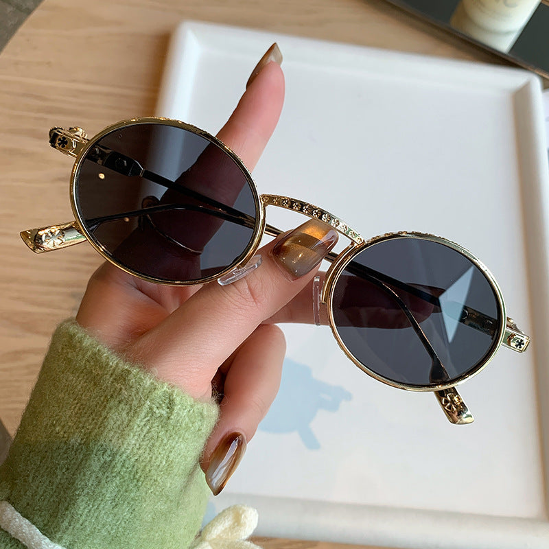 Ladies Elegant Sunglasses with Delicate Details Stornfield