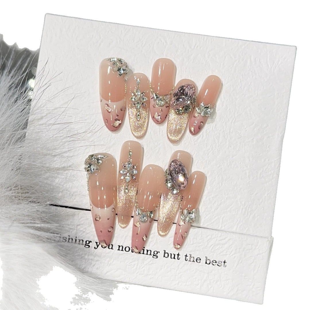 Glamorous Art Nails Stornfield
