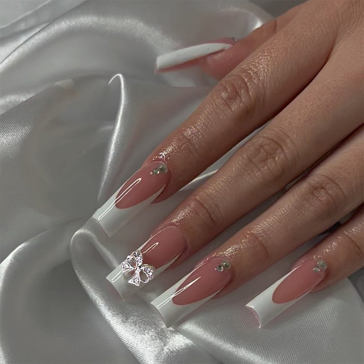 Artificial nails with rhinestone details Stornfield