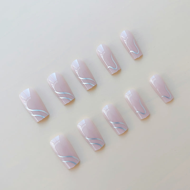 Artificial nail set with elegant 3D designs and high-gloss accents Stornfield