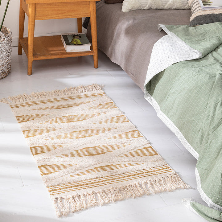 Beef-structured bath mat made of cotton blend with raised stripe relief