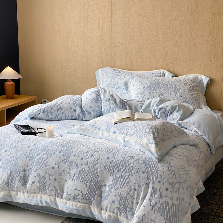 High-quality jacquard bedding set with floral relief texture and soft percale feeling