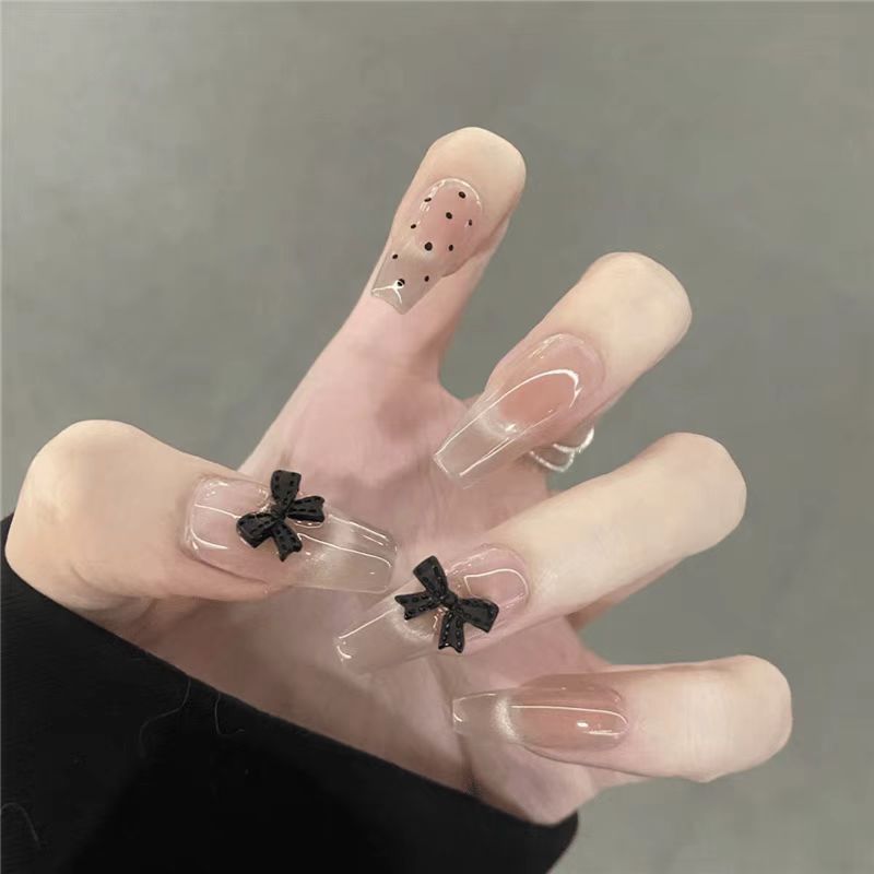 Artificial nails with glamorous design Stornfield
