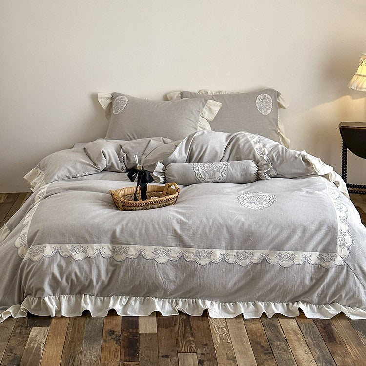 Children's bedding set with three-dimensional bunny applique, ruffle and linen look