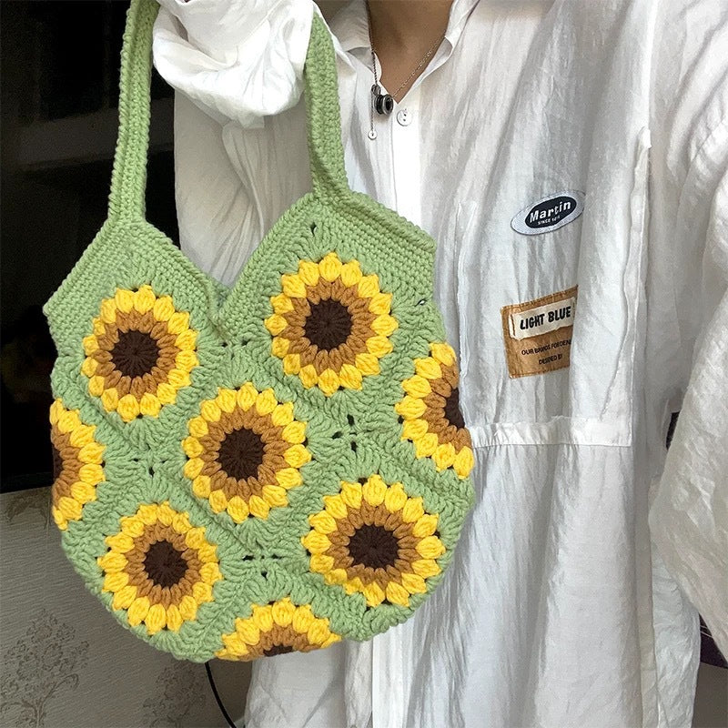Handmade macrame bag with sunflower motif Stornfield