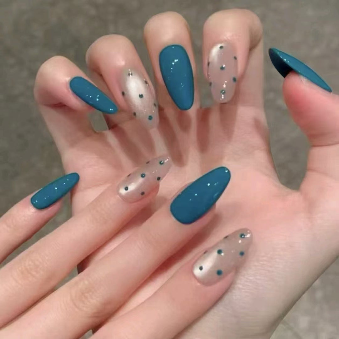 Artistic Press-On Nail Extensions Stornfield