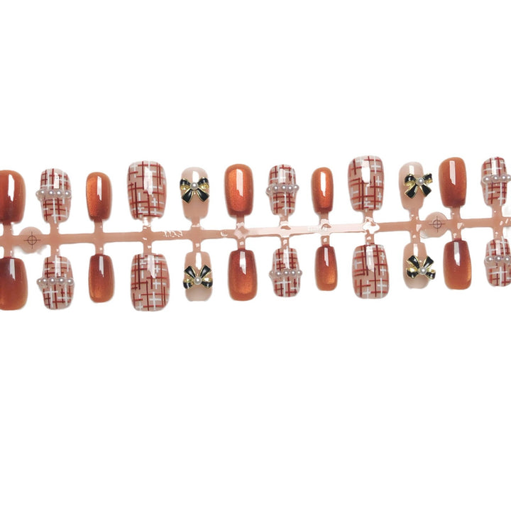Decorative Press-On Nail Art Set with Geometric Patterns and Elegant Accents