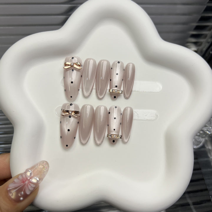 Elegant Bow-Accented Press-On Nails