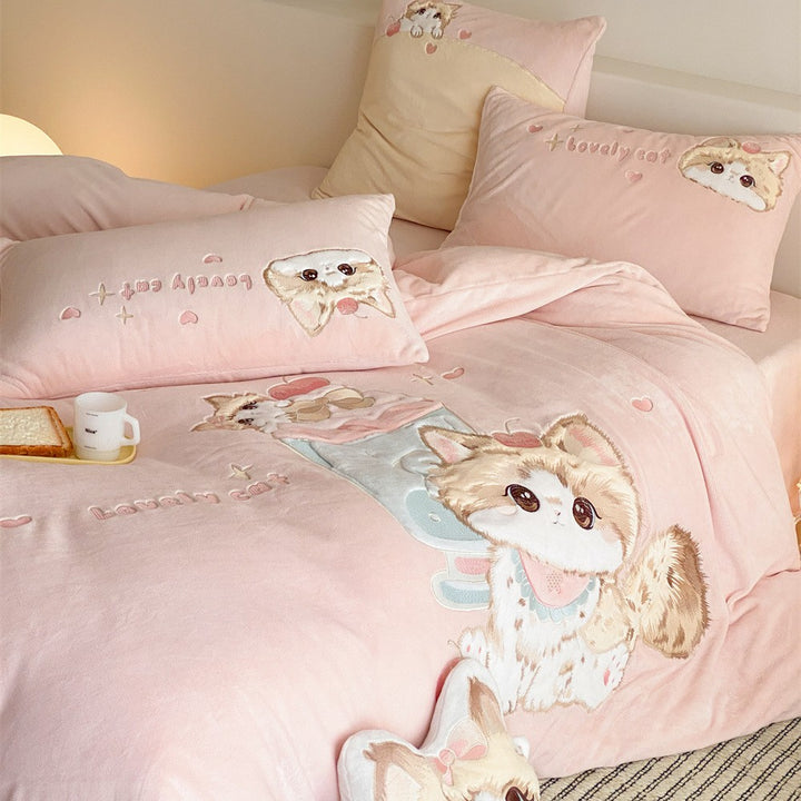 Cute quilted microfiber bedding set with three-dimensional cat appliqué and cuddle covers