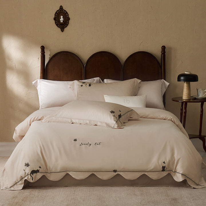 Luxury Embroidered Scalloped Duvet Cover and Pillowcase Set