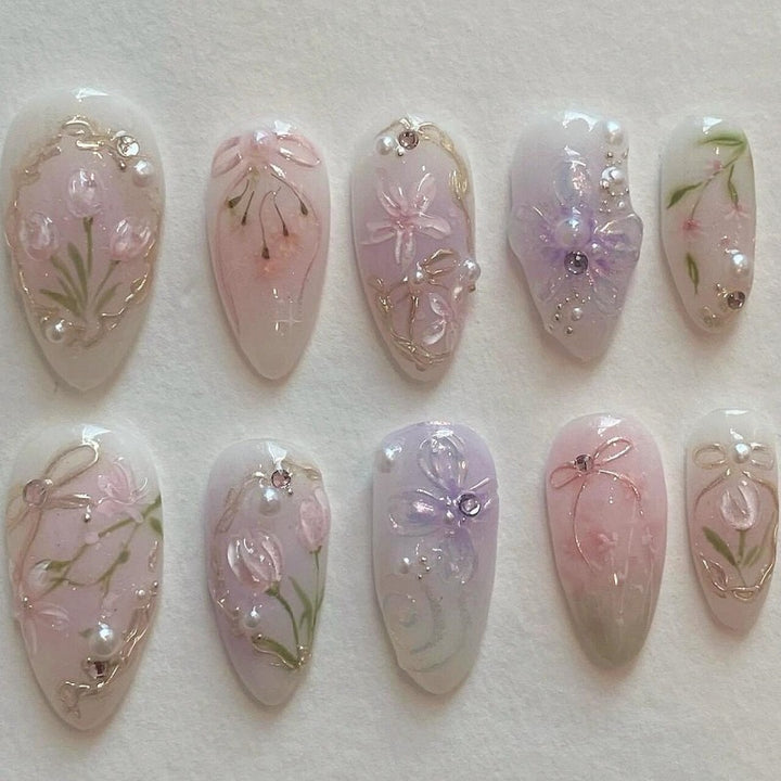 Artistic Floral and Star-Embellished Press-On Nail Set Stornfield