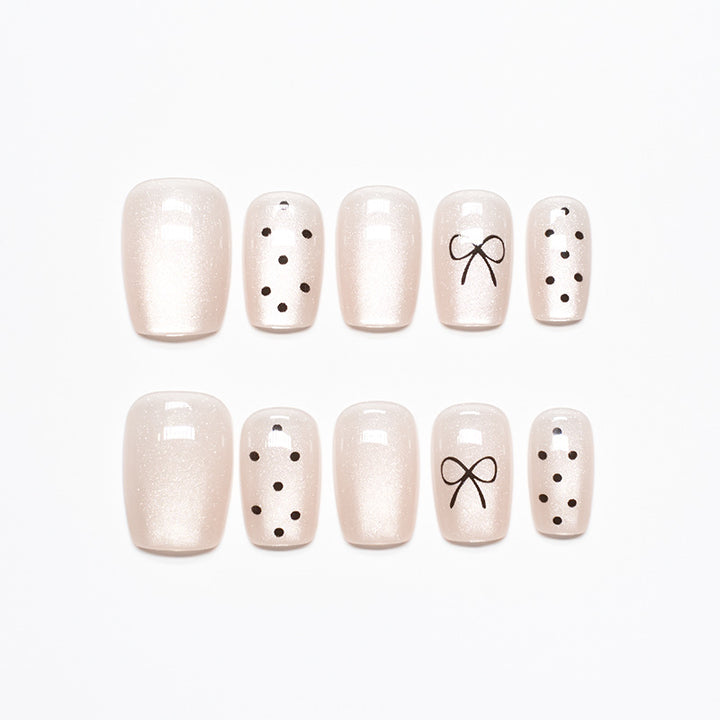 Chic Minimalist Press-On Nail Set Stornfield