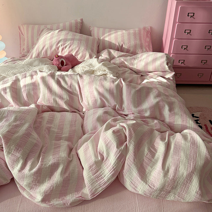 Linen look bedding set with wide stripes
