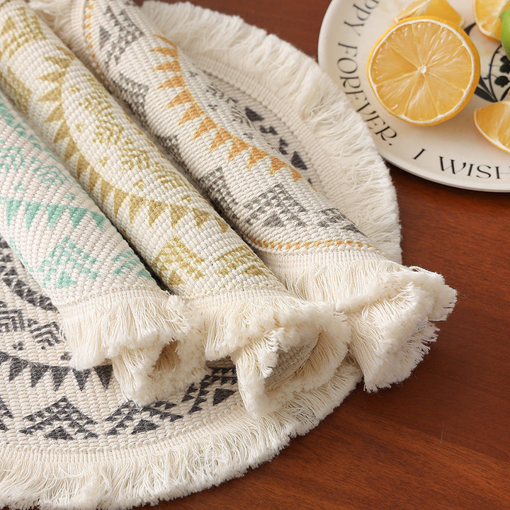 Round woven placemat with fringes and mandala jacquard structure Stornfield