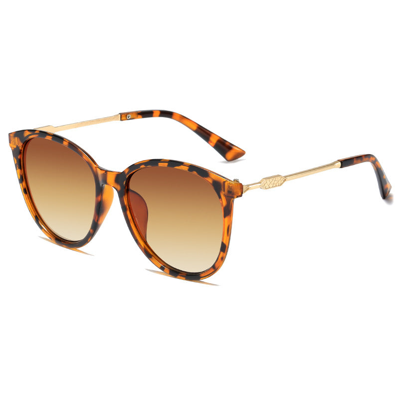 Women's Fashion Cat-Eye Sunglasses with Mirrored Lenses Stornfield