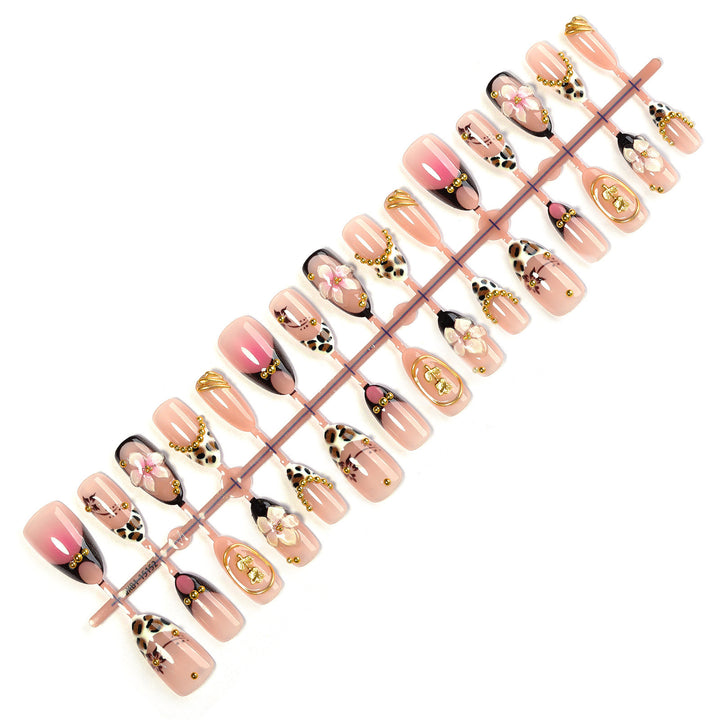 Artificial nail set with luxurious accents Stornfield