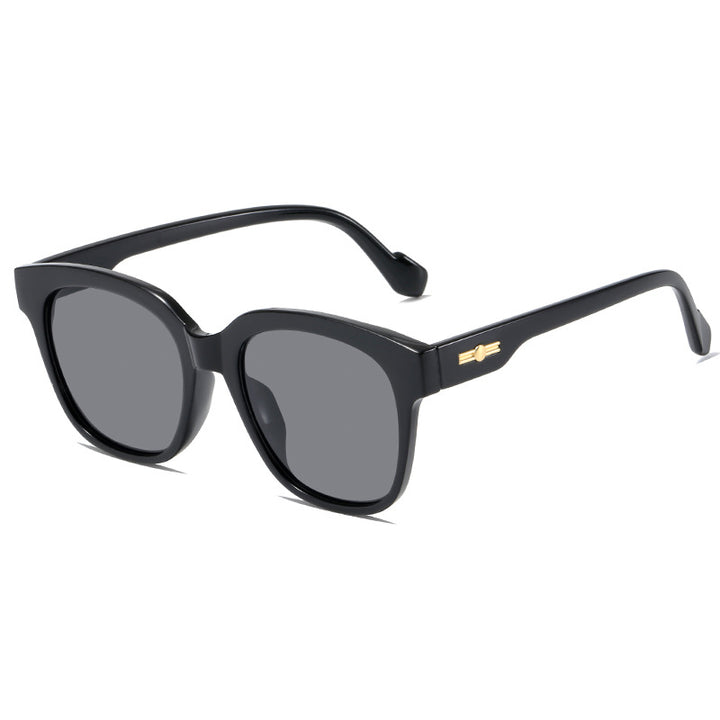 Women’s classic sunglasses with modern oversized frame Stornfield