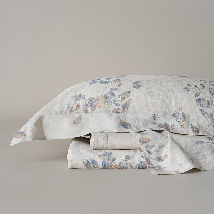 Linen-look cotton duvet cover set with delicate watercolor flower pattern and reversible function
