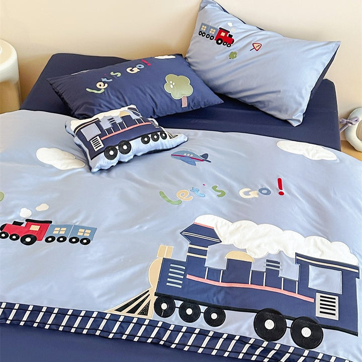 Children's duvet cover set with pull application made of cotton satin and reversible function