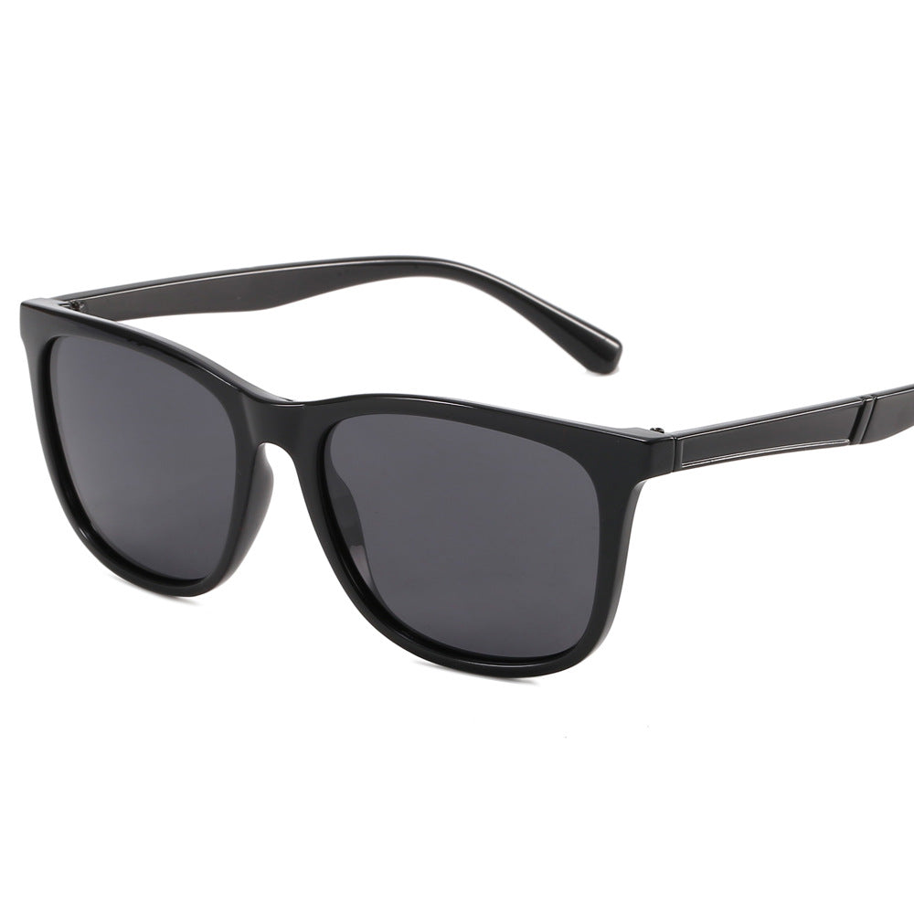 Women's fashionable sunglasses with sturdy matte frame Stornfield