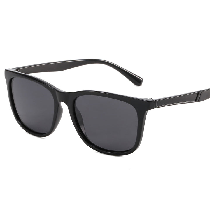 Women's fashionable sunglasses with sturdy matte frame Stornfield