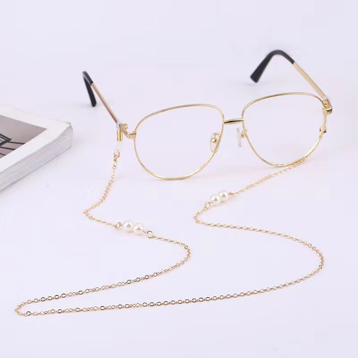 Elegant Layered Pearl and Chain Necklace Stornfield