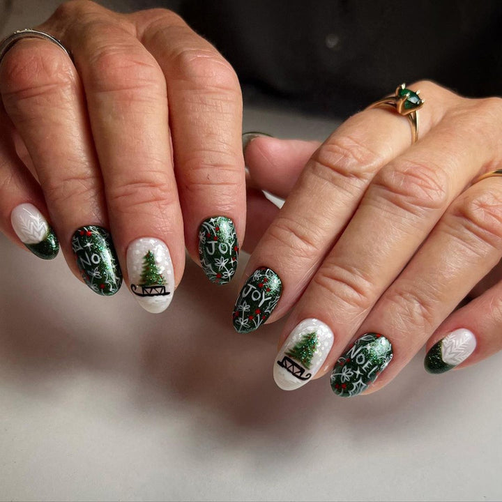 Holiday-Themed Press-On Nail Art Stornfield